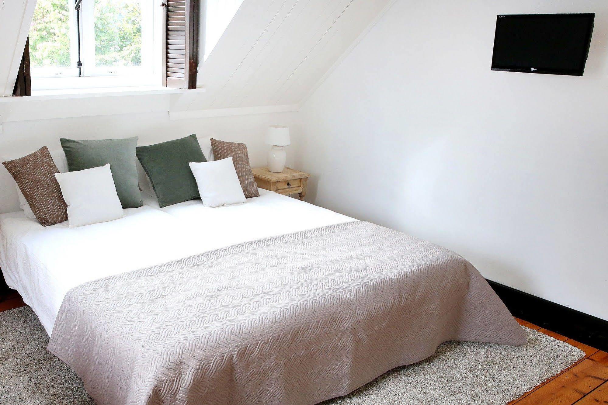Bed And Breakfast Het Dijkhuis เอียร์เซิล ภายนอก รูปภาพ